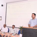 महंत कॉलेज में संगोष्ठी में विचार; नई शिक्षा नीति के साथ सर्वे भवंतु सुखिन: को अपनाना होगा