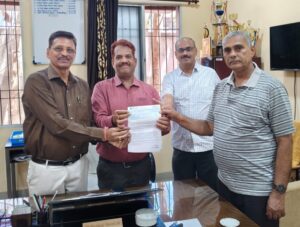 आलोक शर्मा ने विप्र कॉलेज को दी दो लाख रुपए की दान राशि